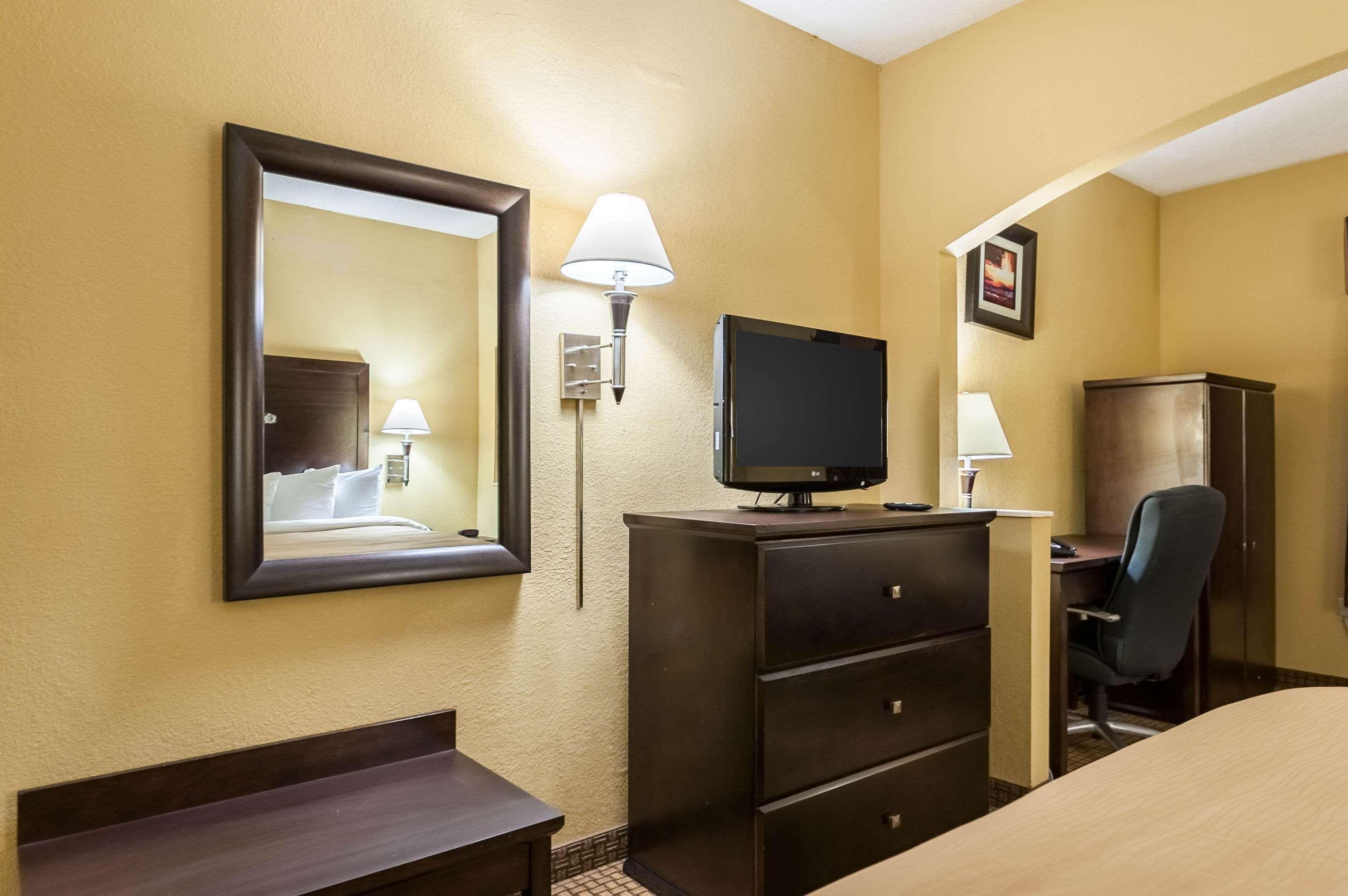 Quality Inn & Suites Лафайетт Экстерьер фото