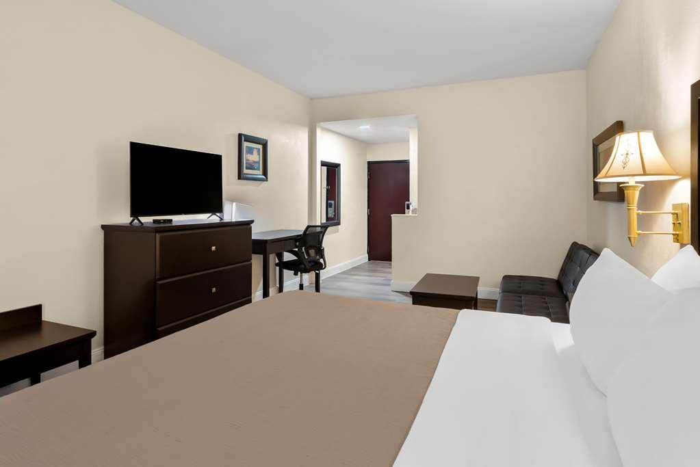 Quality Inn & Suites Лафайетт Номер фото