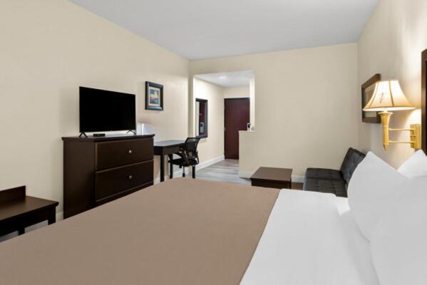 Quality Inn & Suites Лафайетт Экстерьер фото